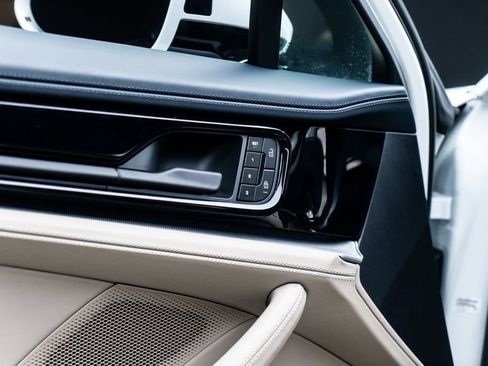 Used 2025 Porsche Panamera w/ Premium Package RWD image 24