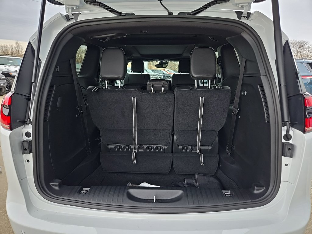 New 2026 Chrysler Pacifica Select w/ S Appearance Package FWD image 98