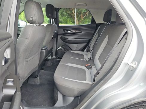 Used 2025 Chevrolet TrailBlazer LT AWD/4WD image 17