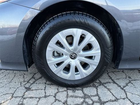 Used 2021 Toyota Prius Prime LE image 18