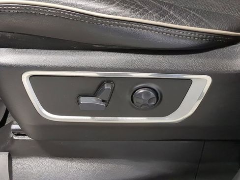 Used 2021 RAM 1500 Laramie w/ Sport Appearance Package AWD/4WD image 21