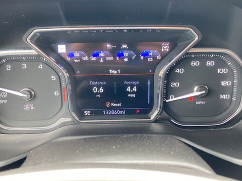 Used 2021 GMC Yukon Denali w/ Denali Premium Package AWD/4WD image 17