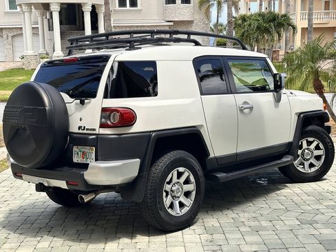 Used 2014 Toyota FJ Cruiser 4WD w/ Upgrade Package image 8