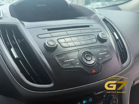 Used 2017 Ford Escape SE FWD image 19