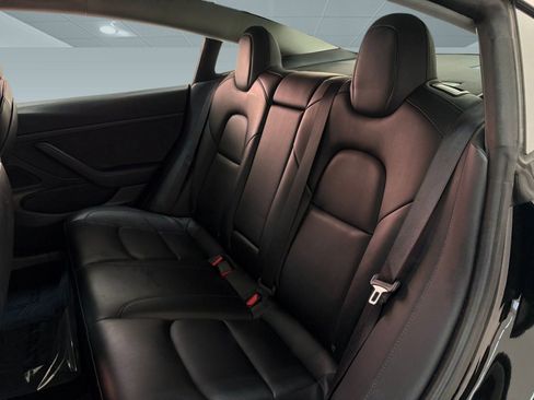 Used 2020 Tesla Model 3 Standard Range image 12