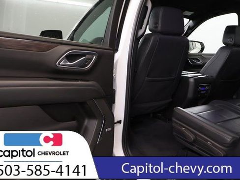 Used 2023 Chevrolet Suburban LT image 29