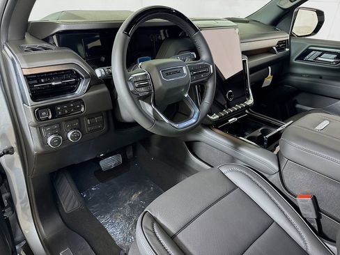 New 2026 GMC Yukon XL Denali w/ Denali Reserve Package AWD/4WD image 5