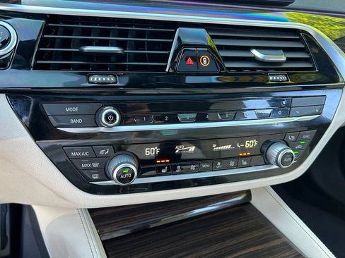 Used 2022 BMW 540i w/ M Sport Package RWD image 29