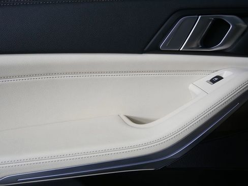 Certified 2022 BMW X5 sDrive40i w/ M Sport Package image 13