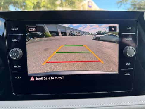 Used 2025 Volkswagen Taos SE image 17