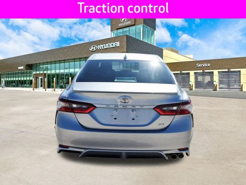 Used 2024 Toyota Camry SE image 7