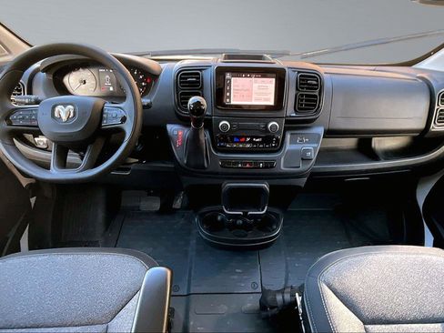 Used 2025 RAM ProMaster 2500 w/ Convenience Group image 17