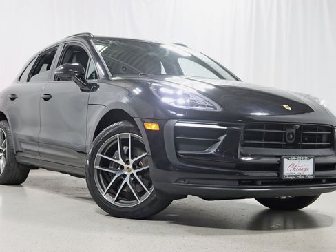 Used 2023 Porsche Macan w/ Premium Package Plus AWD/4WD image 7