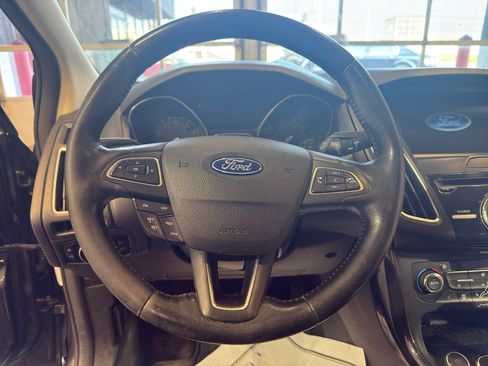 Used 2016 Ford Focus Titanium FWD image 17