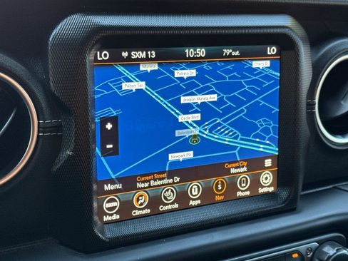 Used 2022 Jeep Wrangler Unlimited Sahara w/ Cold Weather Group image 18