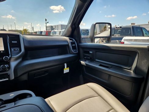 New 2026 RAM 5500 Tradesman w/ Chrome Appearance Group image 21