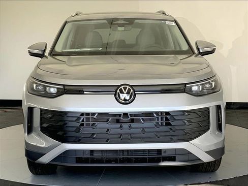 New 2026 Volkswagen Tiguan SE AWD/4WD image 5