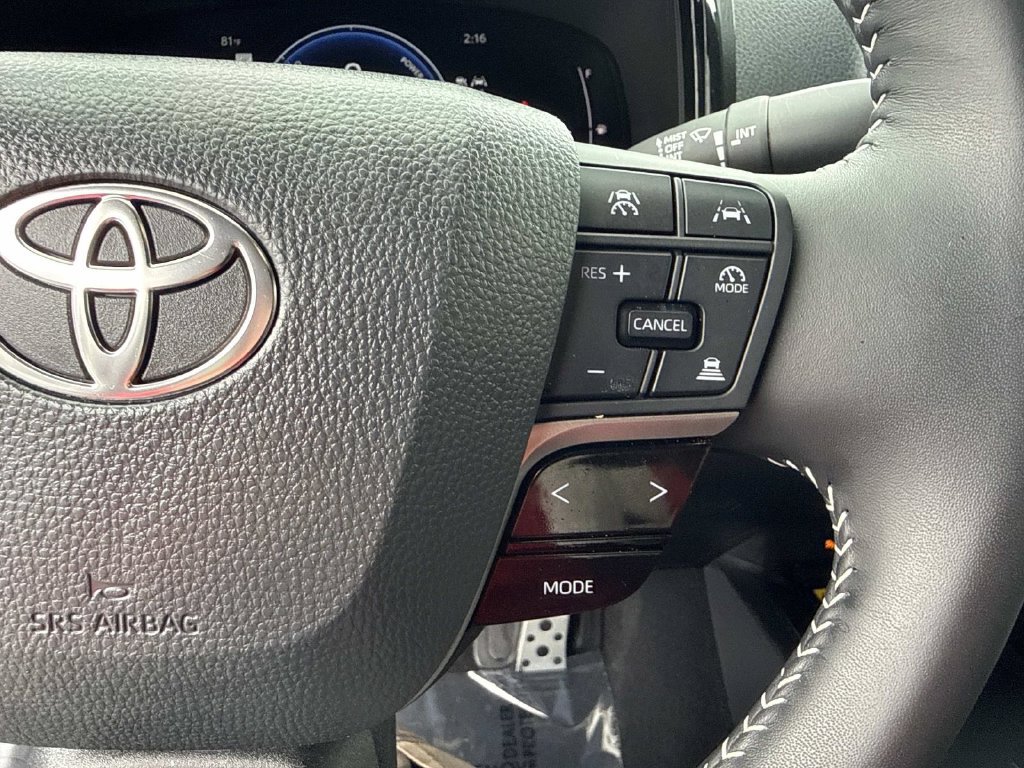 Used 2026 Toyota Camry SE FWD image 34
