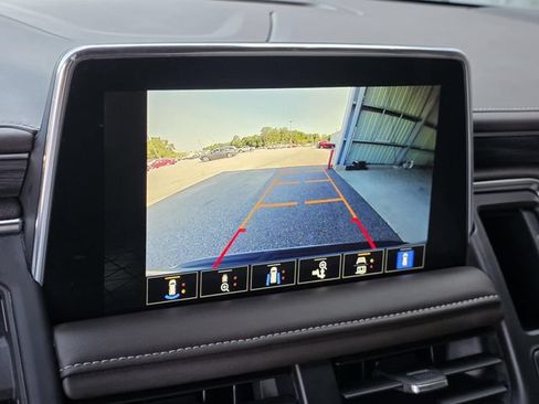 Used 2023 GMC Yukon SLT w/ SLT Luxury Package RWD image 16