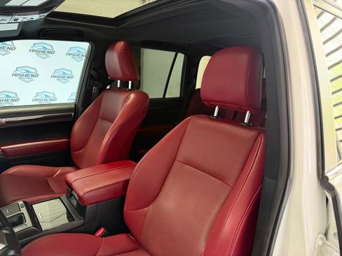Used 2022 Lexus GX 460 Premium w/ Premium Package image 17