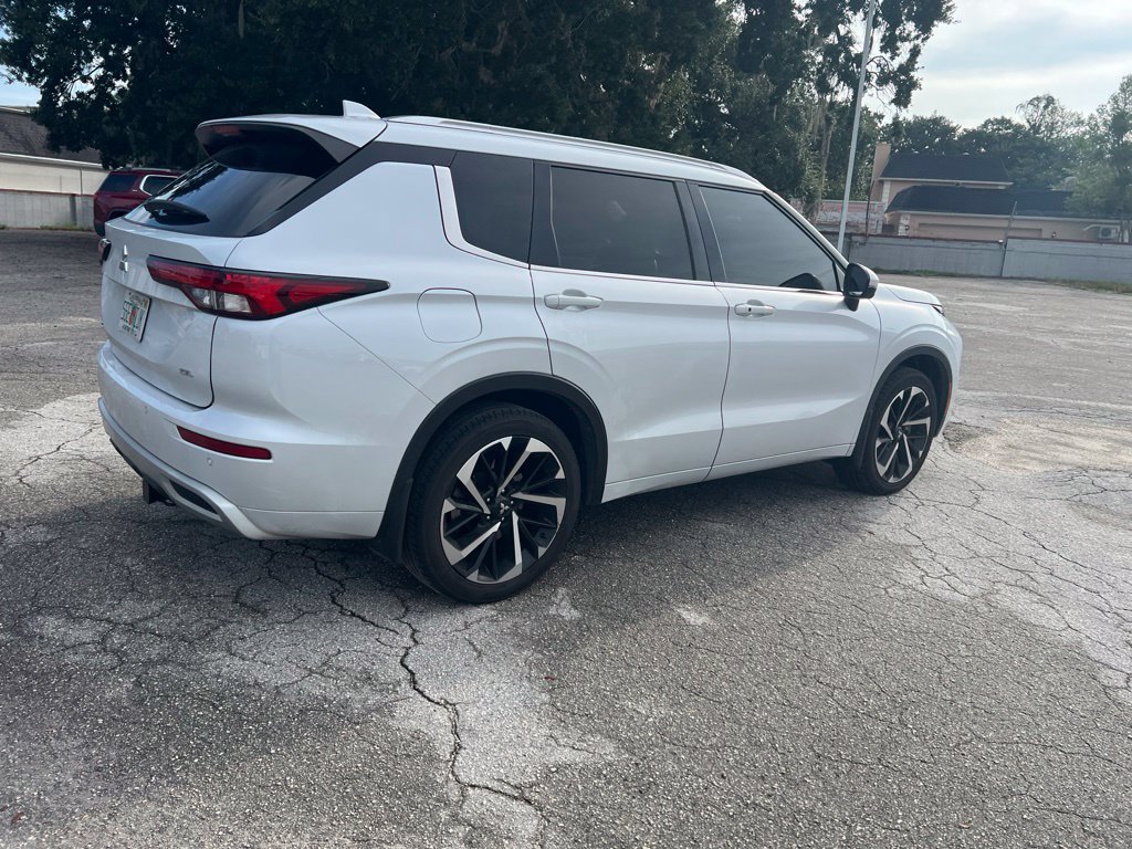 Used 2024 Mitsubishi Outlander SEL FWD image 3