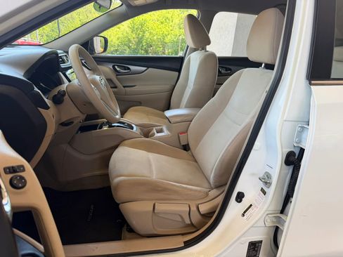 Used 2015 Nissan Rogue S FWD image 8