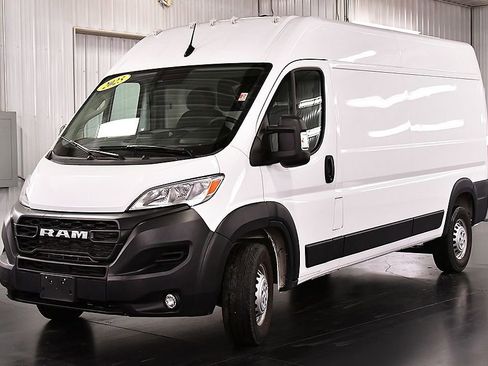 Used 2025 RAM ProMaster 3500 w/ Convenience Group FWD image 3