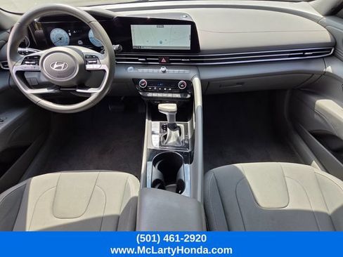 Used 2025 Hyundai Elantra SEL FWD image 15