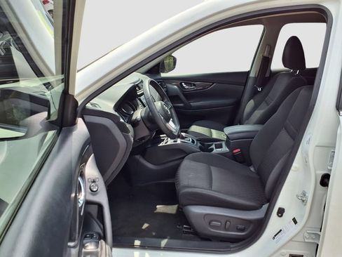 Used 2019 Nissan Rogue SV FWD image 25