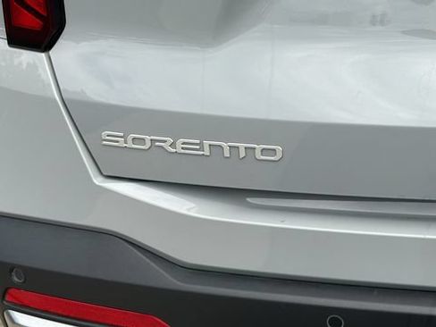 Used 2025 Kia Sorento EX w/ Panoramic Sunroof Package AWD/4WD image 12