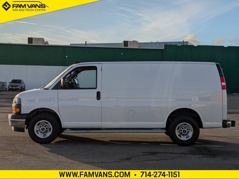 Used 2024 GMC Savana 2500 Cargo Van w/ Driver Convenience Package image 4