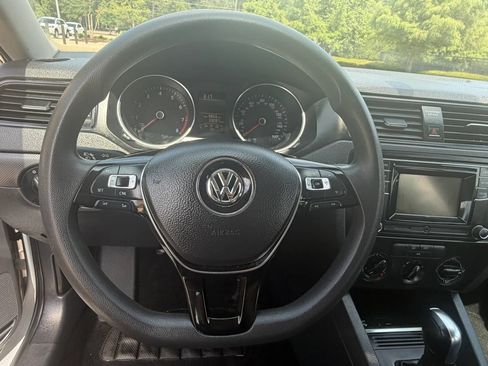 Used 2016 Volkswagen Jetta S FWD image 16
