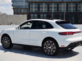 New 2025 Porsche Macan image 3