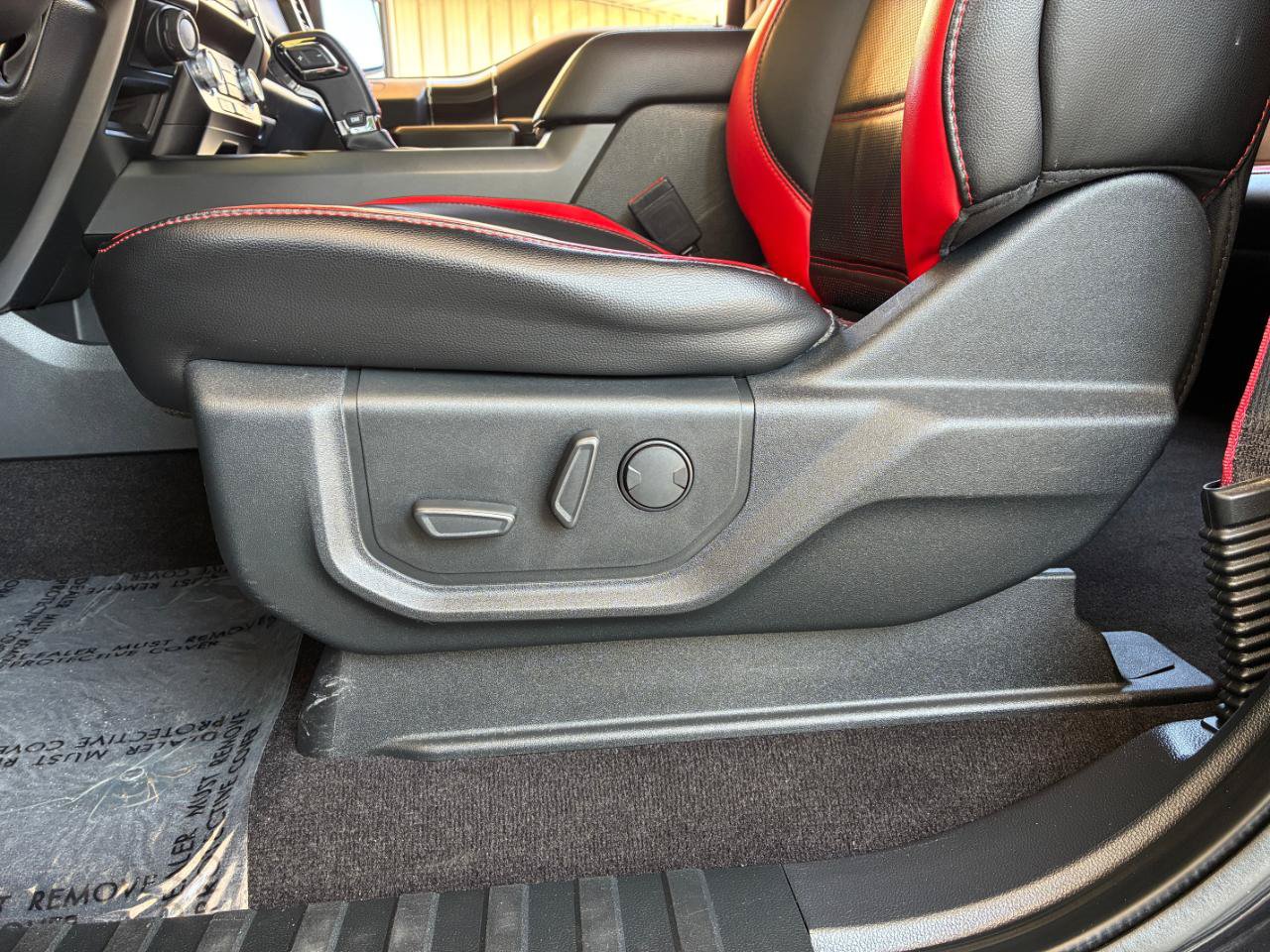 Used 2019 Ford F150 Lariat w/ Equipment Group 502A Luxury AWD/4WD image 15