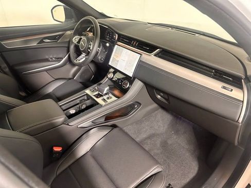 New 2026 Jaguar F-PACE R-Dynamic S image 21