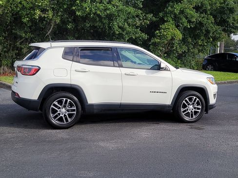 Used 2018 Jeep Compass Latitude w/ Popular Equipment Group FWD image 17