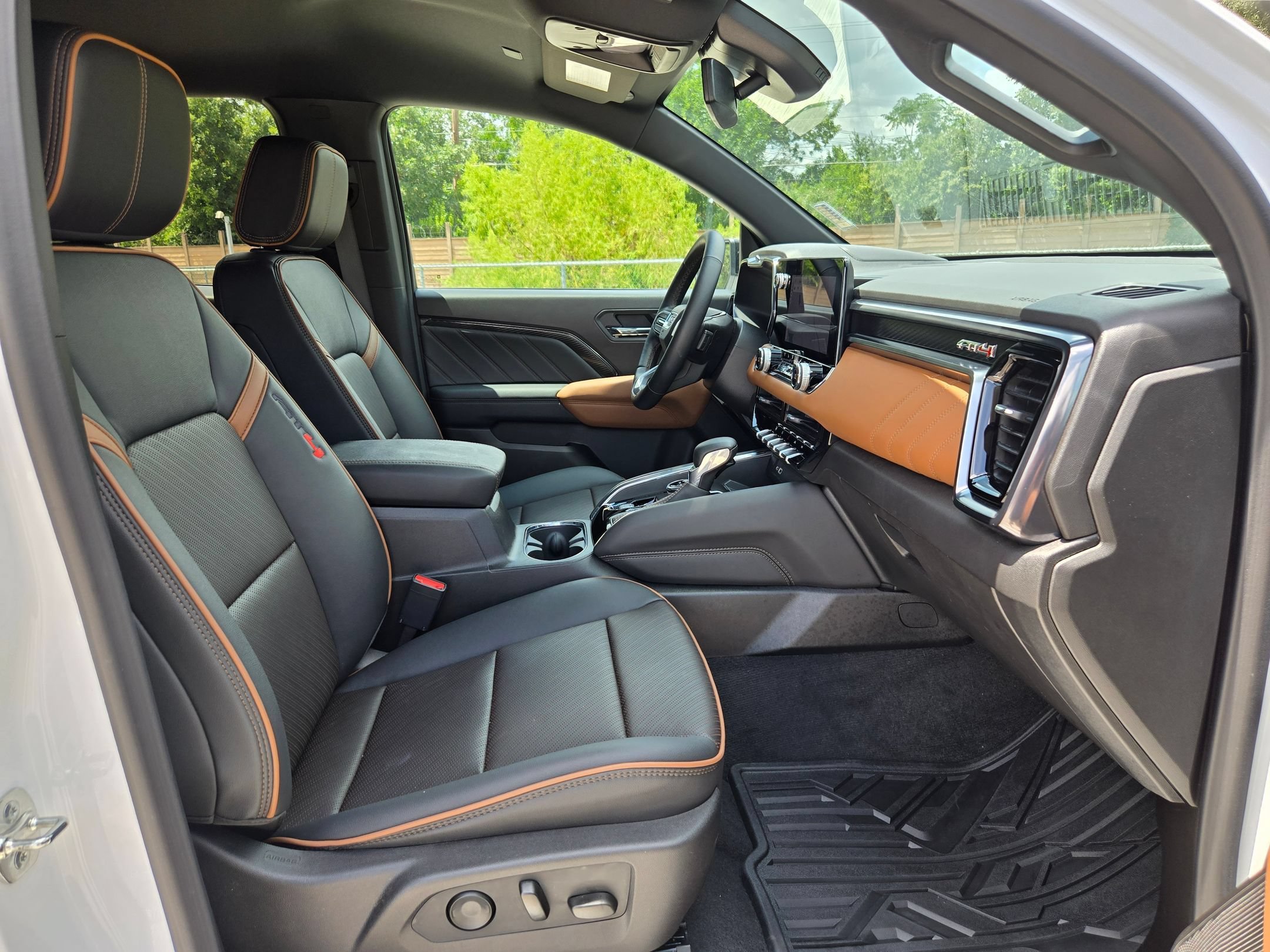 Used 2026 GMC Canyon AT4 w/ AT4 Premium Package AWD/4WD image 27