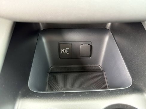 New 2026 Ford Explorer Active RWD image 11