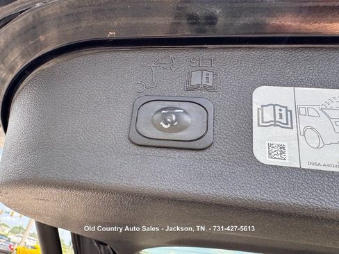 Used 2018 Ford Escape Titanium w/ Ford Safe & Smart Package AWD/4WD image 12