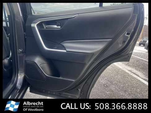 Used 2025 Toyota RAV4 XLE image 18