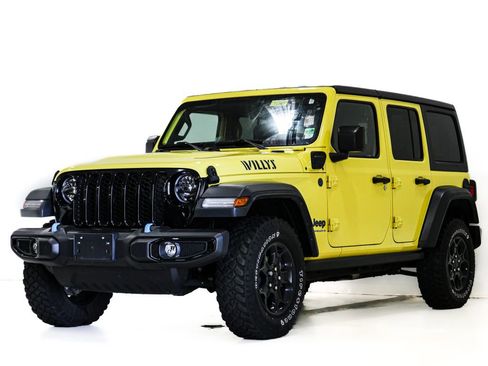 Used 2023 Jeep Wrangler Unlimited w/ Cold Weather Group AWD/4WD image 3