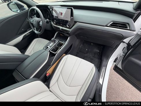 Certified 2026 Lexus TX 500h AWD w/ Technology Package image 12