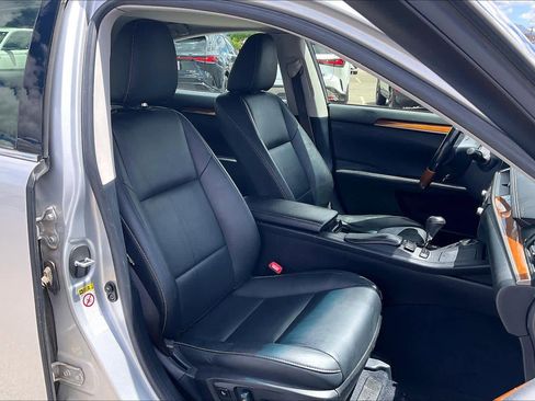 Used 2013 Lexus ES 300h w/ Premium Pkg FWD image 8