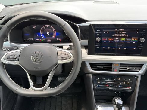New 2026 Volkswagen Taos SE FWD image 20