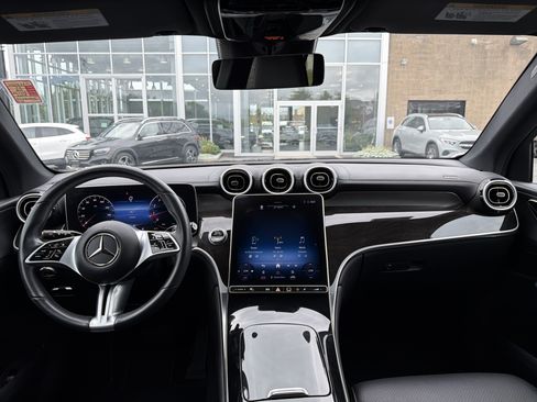 Used 2023 Mercedes-Benz GLC 300 4MATIC image 11