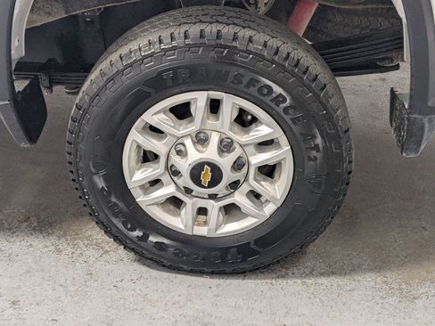 Used 2024 Chevrolet Silverado 2500 LT w/ Convenience Package AWD/4WD image 24