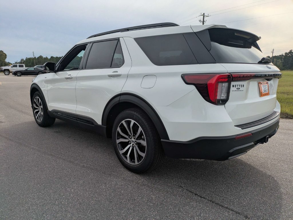 New 2026 Ford Explorer ST-Line w/ Premium Package RWD image 37