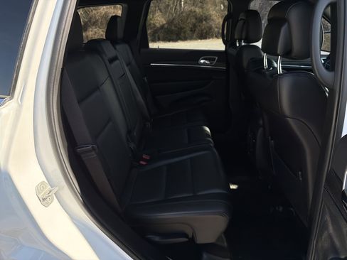 Used 2021 Jeep Grand Cherokee Limited w/ Luxury Group II image 18