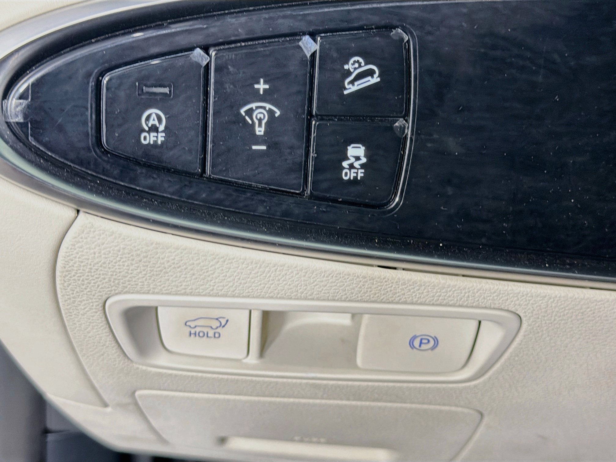 Used 2024 Genesis GV70 2.5T AWD/4WD image 17