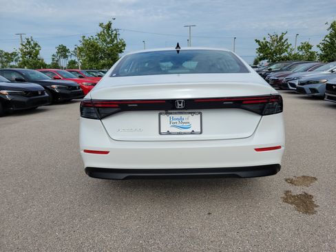 Used 2025 Honda Accord SE image 5